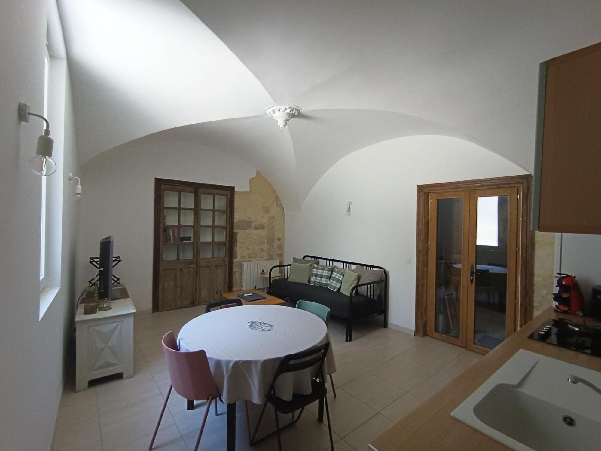 Dans Maison De Maitre, Appartement Independant. Montfrin Exterior photo